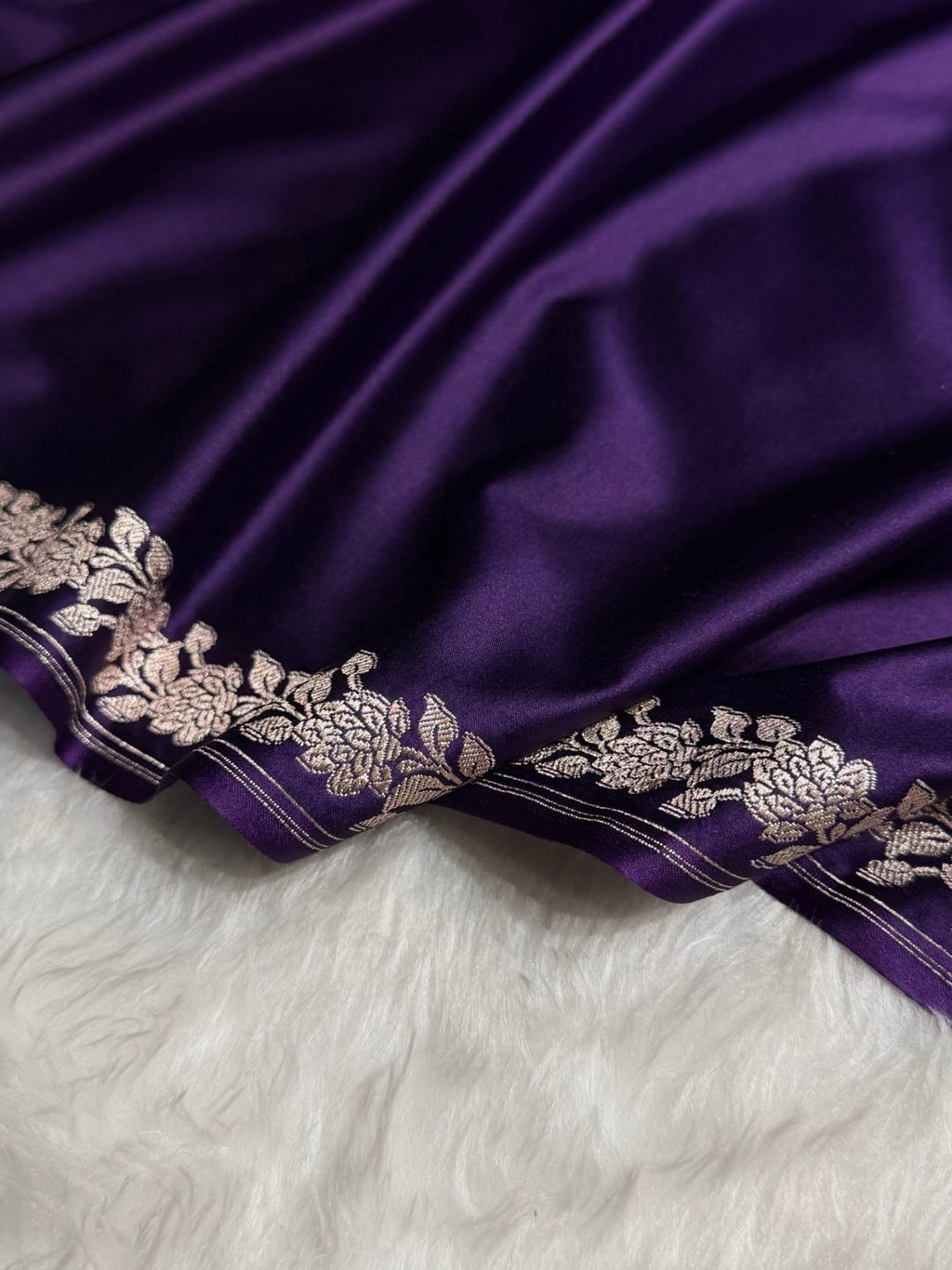 Mashru Silk Banarasi Zari Small Border Plain Design Saree