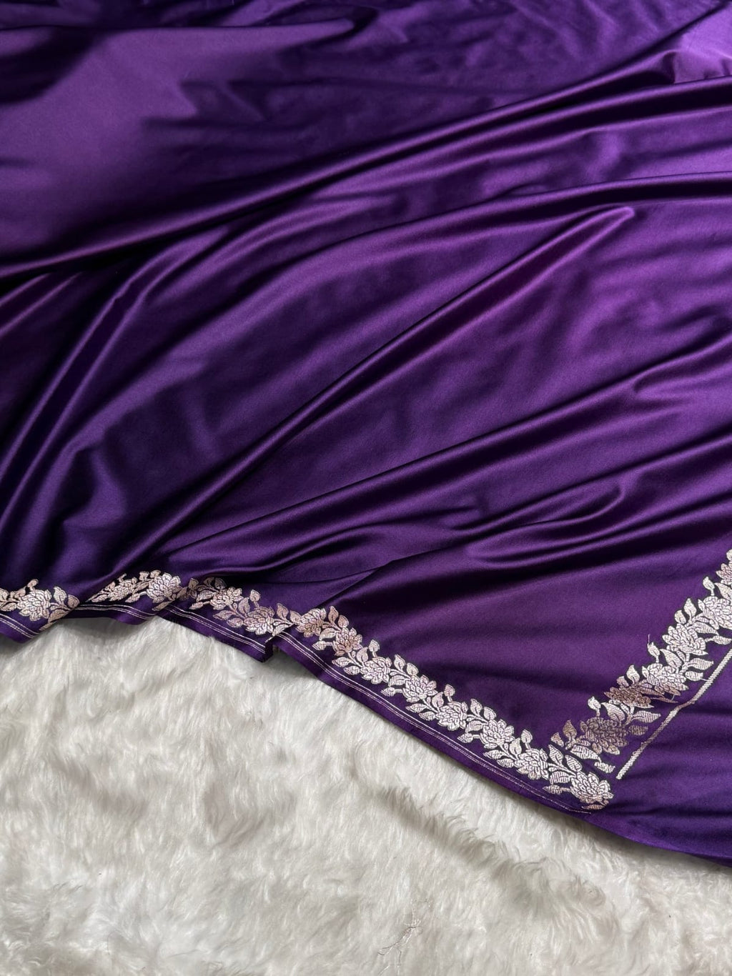 Mashru Silk Banarasi Zari Small Border Plain Design Saree