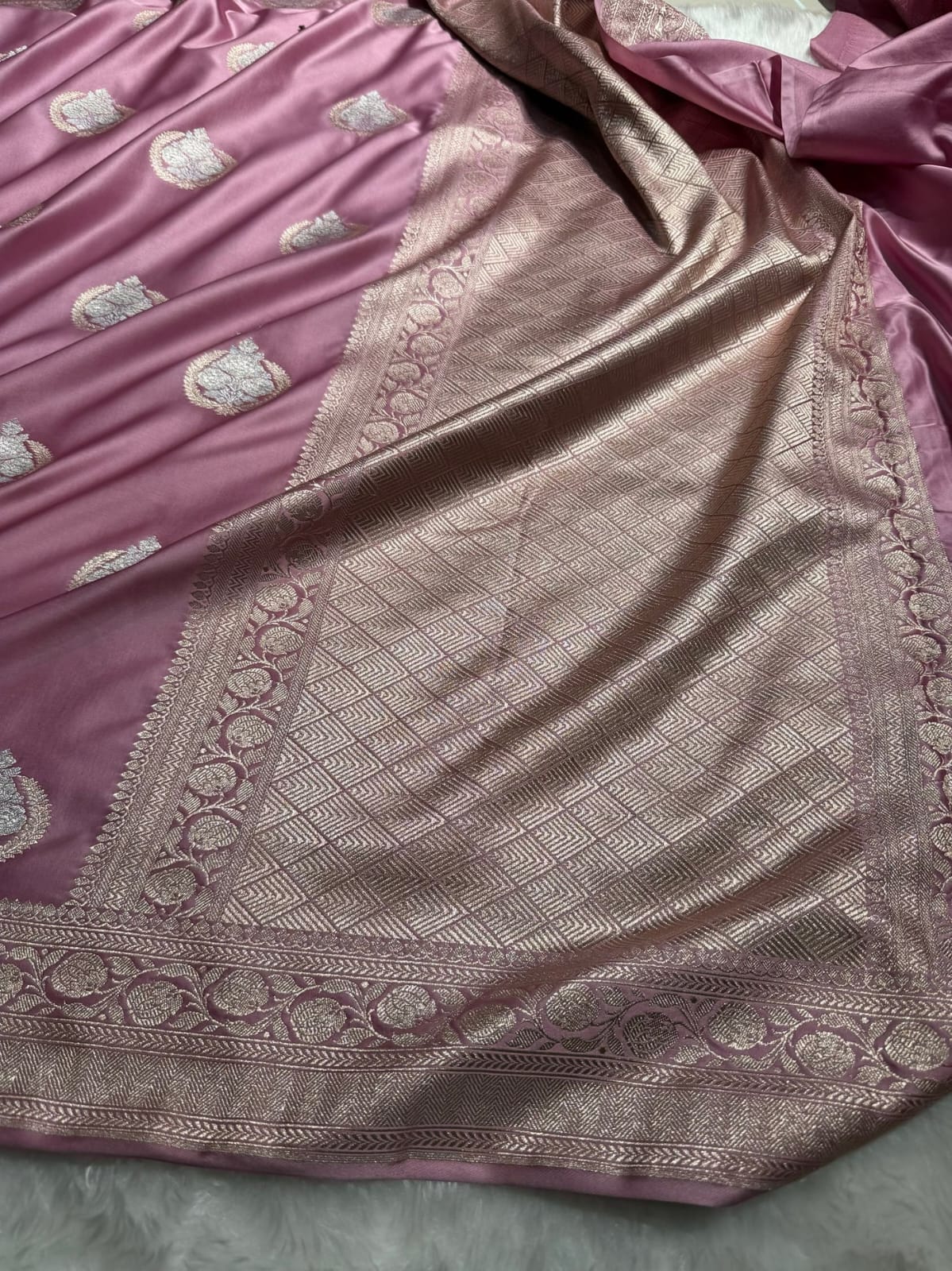 Mashru Silk Dubble Zari Border Anchal Boota Design Saree