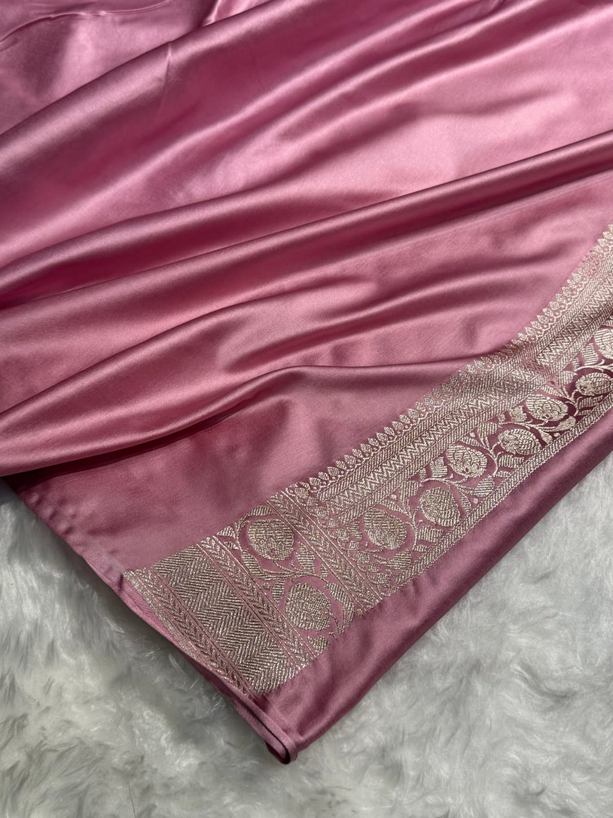 Mashru Silk Dubble Zari Border Anchal Boota Design Saree