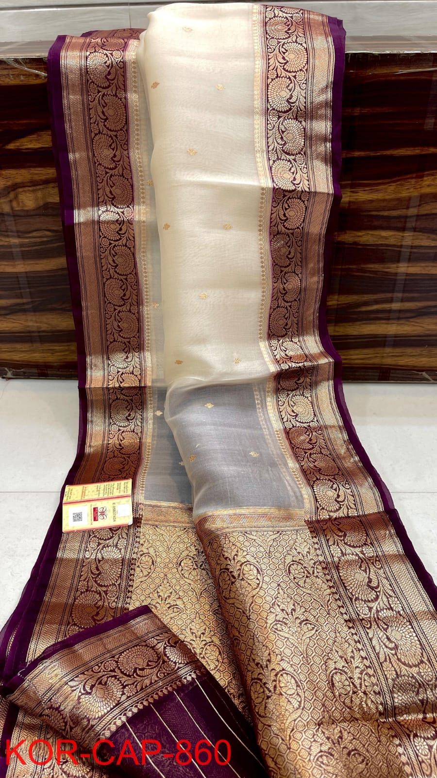 Pure Kora Silk Handwoven Kadwa Saree