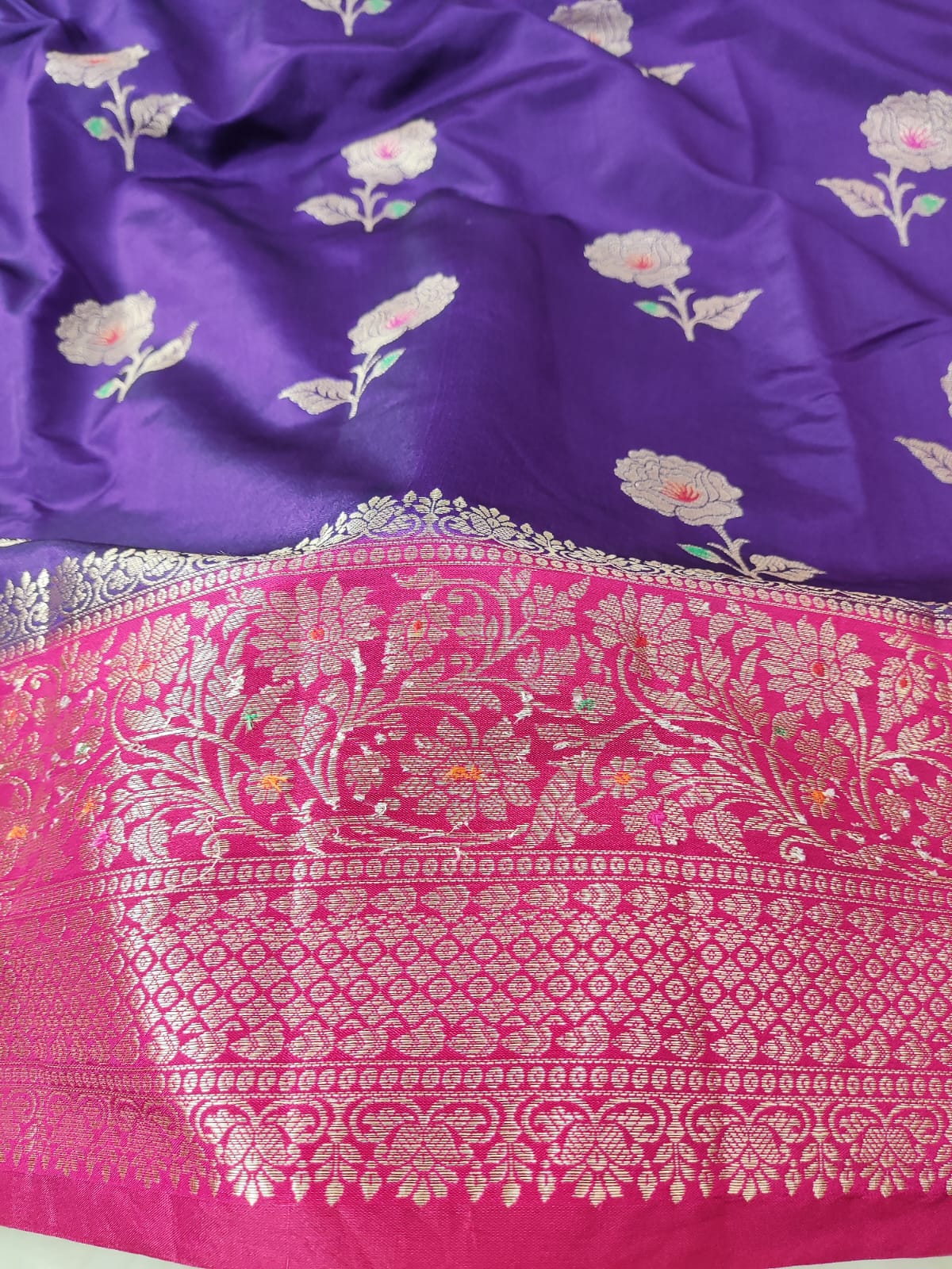 Contrast Silk Buta Zari Brder Design Saree
