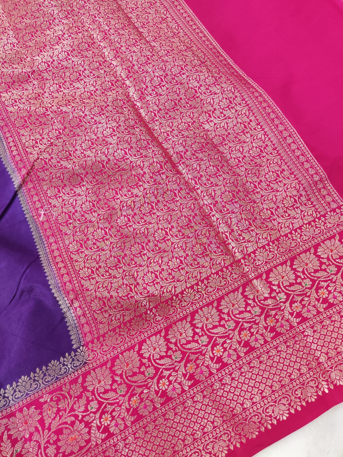 Contrast Silk Buta Zari Brder Design Saree
