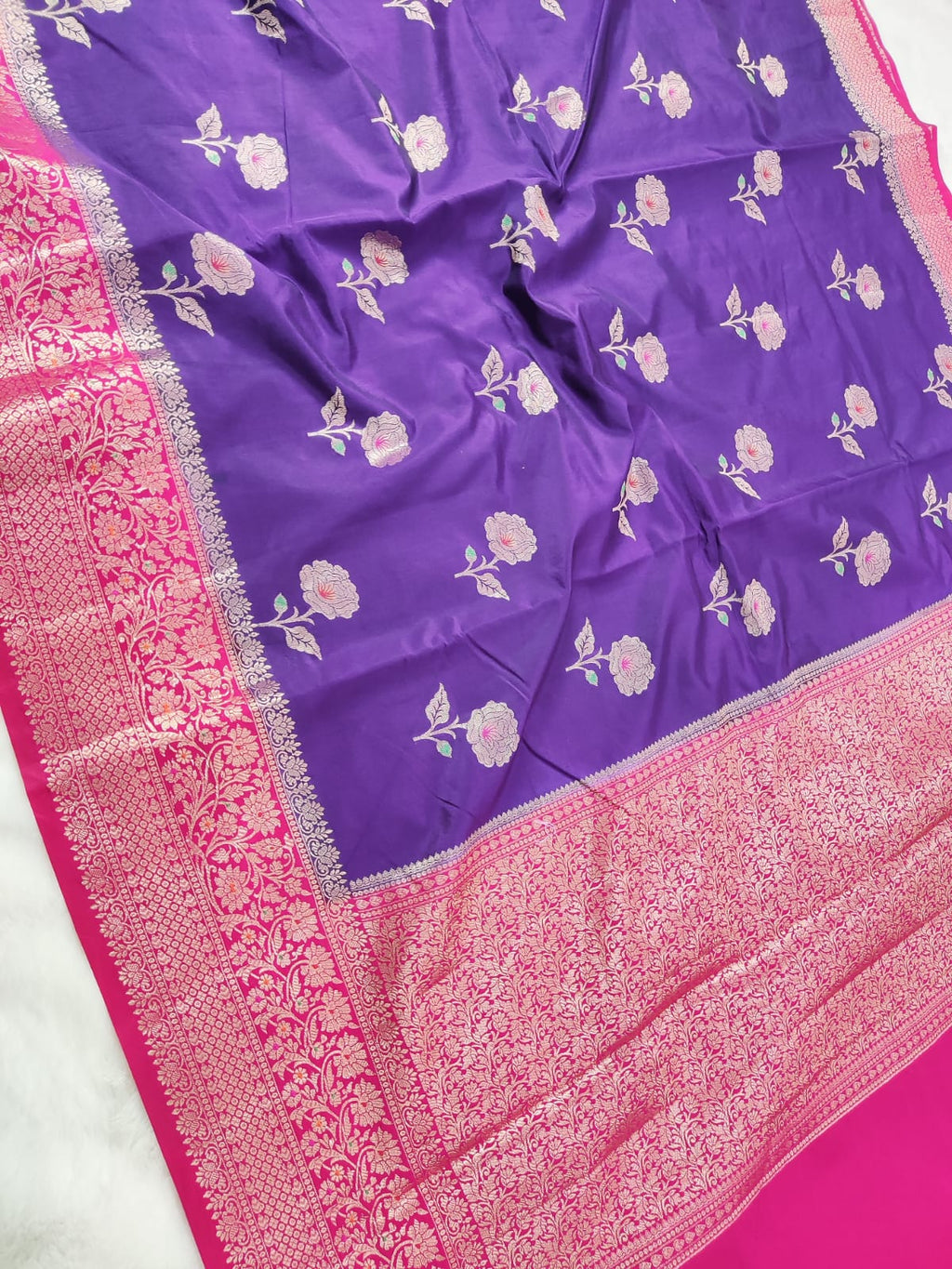 Contrast Silk Buta Zari Brder Design Saree