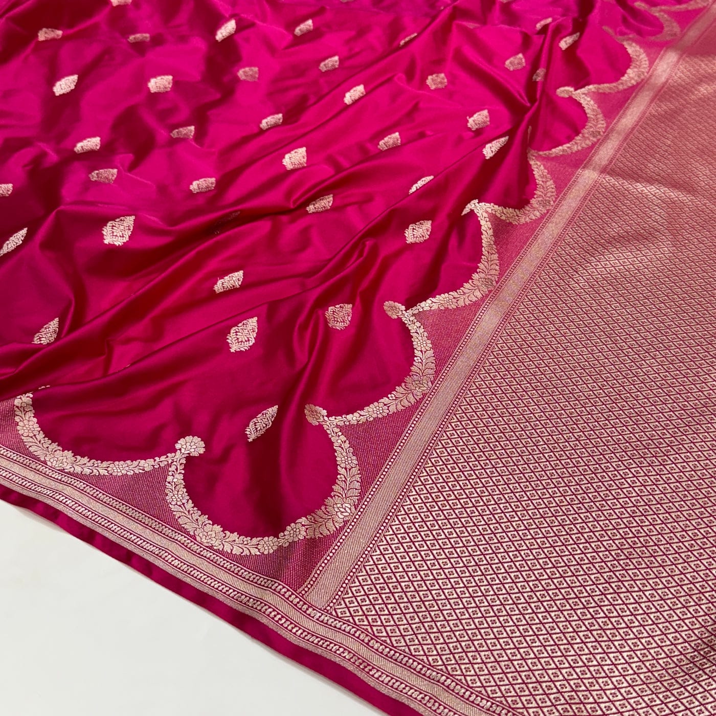 Mashru Silk Banarasi Zari Small Border Plain Design Saree