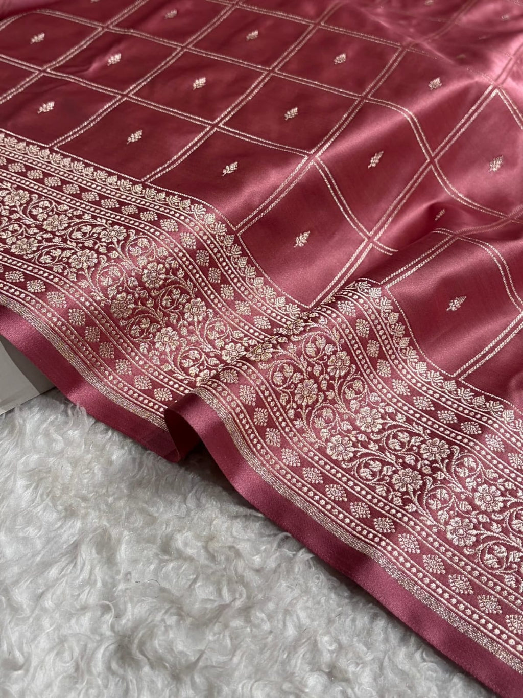 Mashru Silk Banarasi Zari Small Border Plain Design Saree