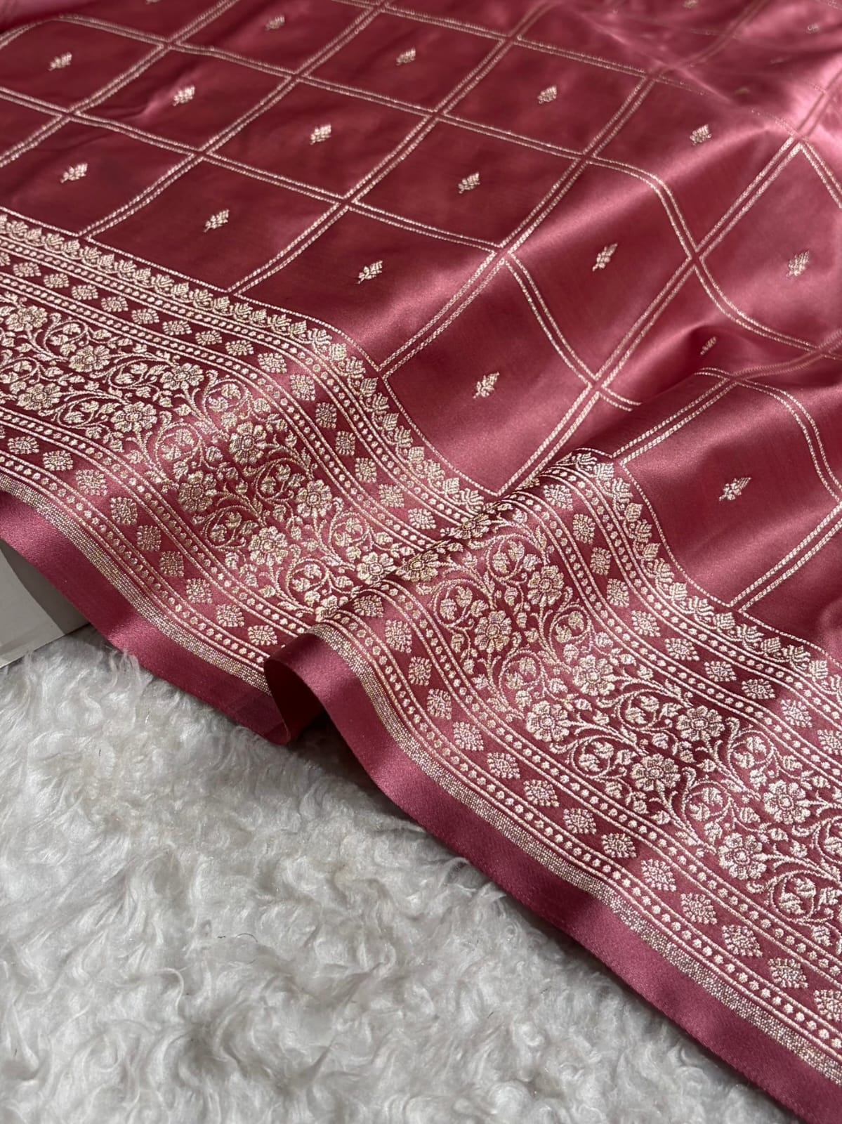 Mashru Silk Banarasi Zari Small Border Plain Design Saree