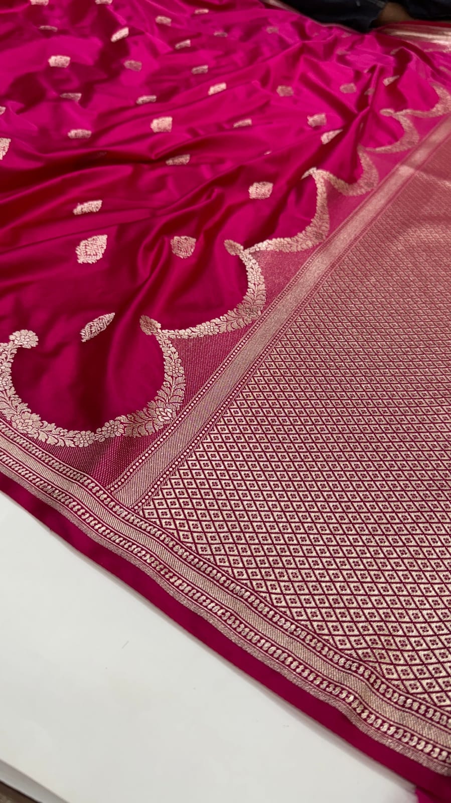 Mashru Silk Banarasi Zari Small Border Plain Design Saree