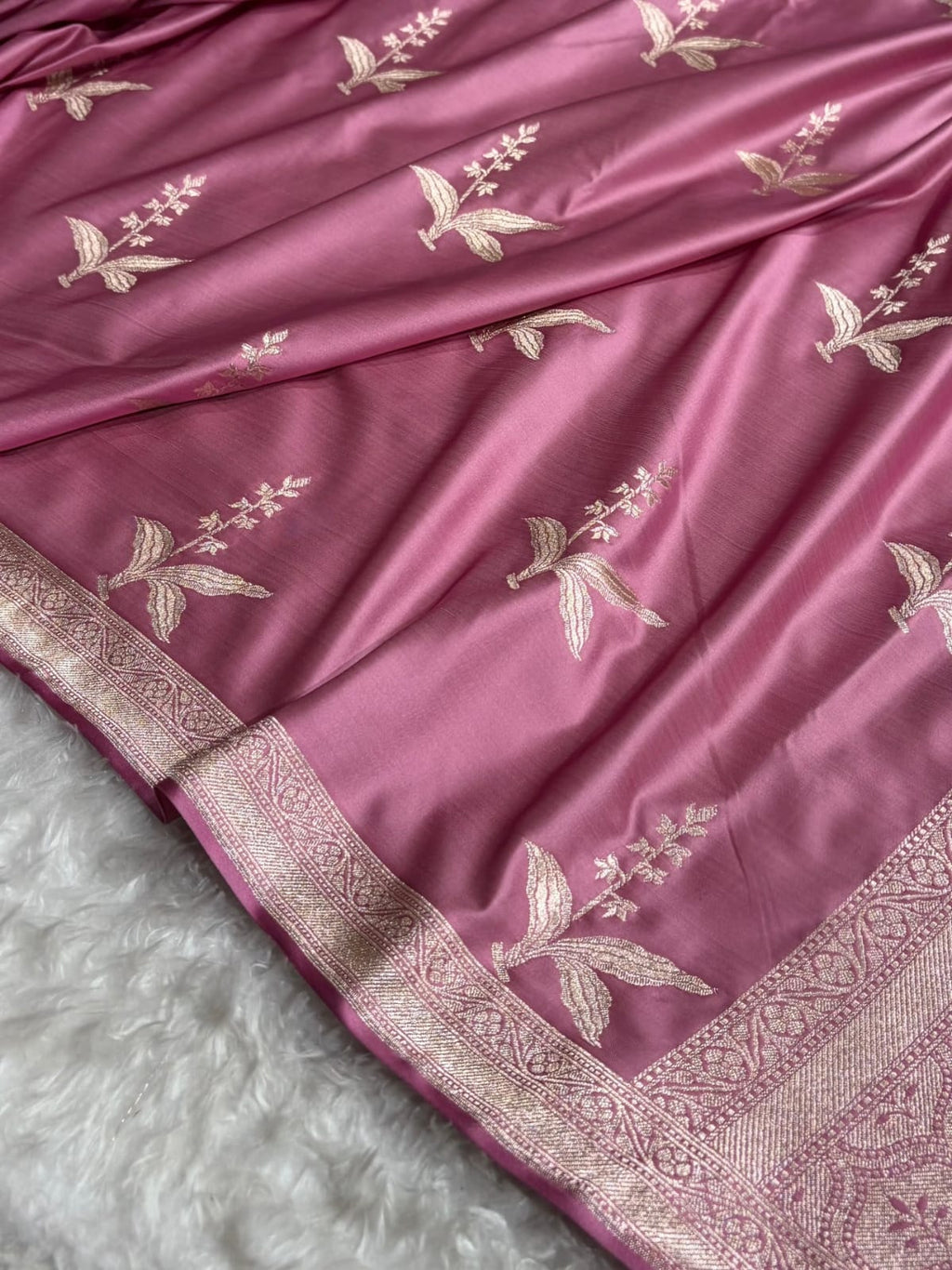 Mashru Silk Banarasi Zari Small Border Plain Design Saree