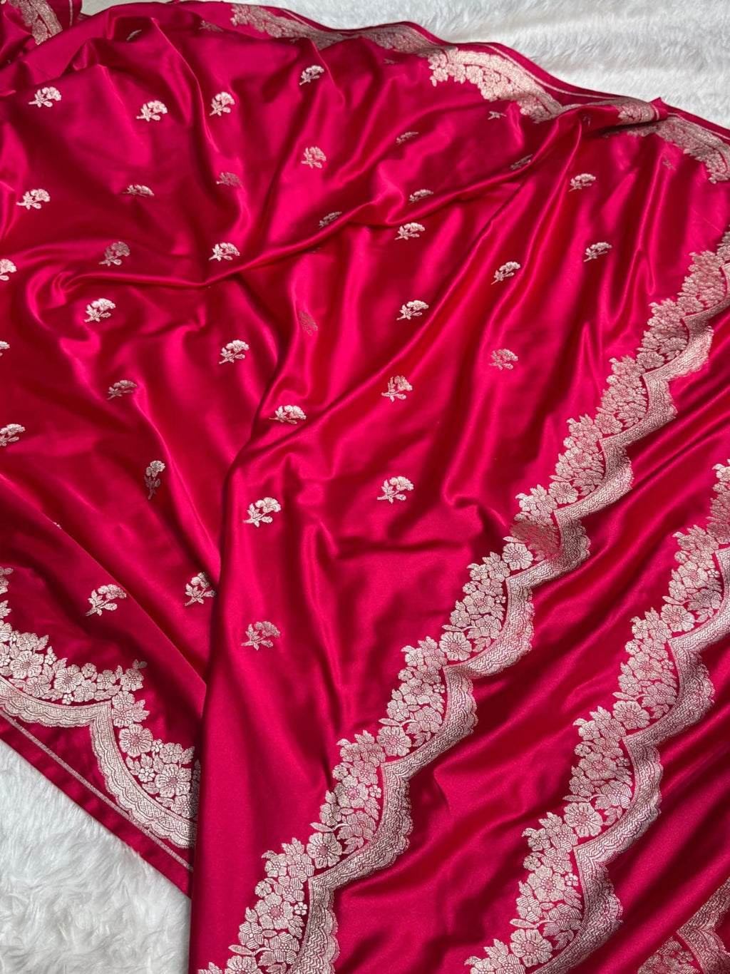 Mashru Silk Banarasi Zari Small Border Plain Design Saree